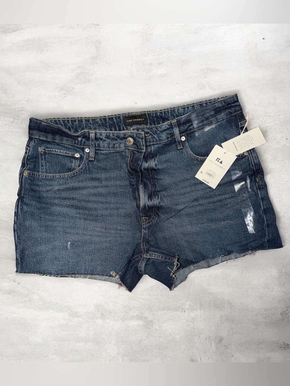 Women's Dark Blue Free Assembly Classic Denim Cutoff Shorts size 16 NWT
